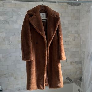 Aritzia Babaton teddy coat, size 1
